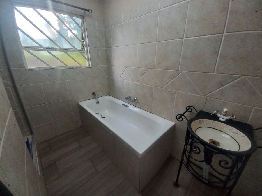 To Let 4 Bedroom Property for Rent in Cashan North West